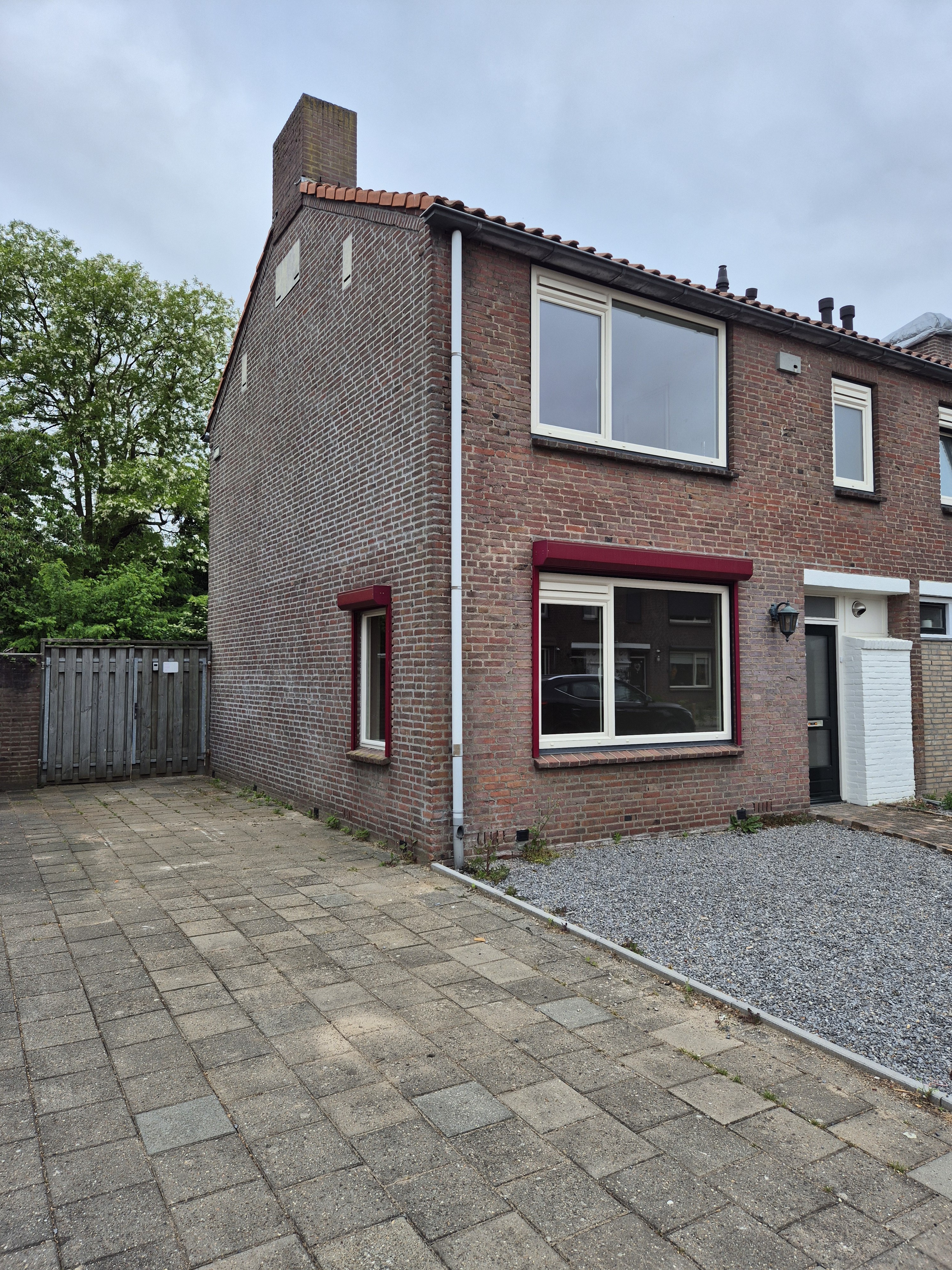 Burgemeester van Poppelstraat 119