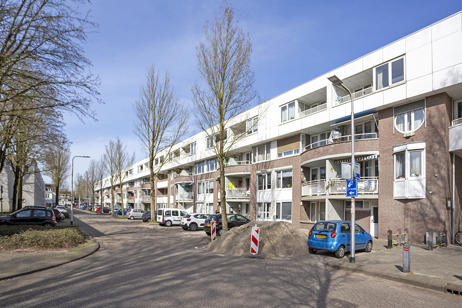 Bisschop Bekkerslaan 104