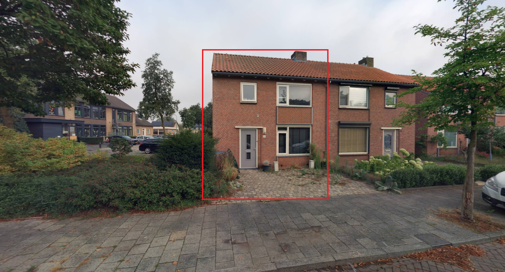 Deken Oomenstraat 20