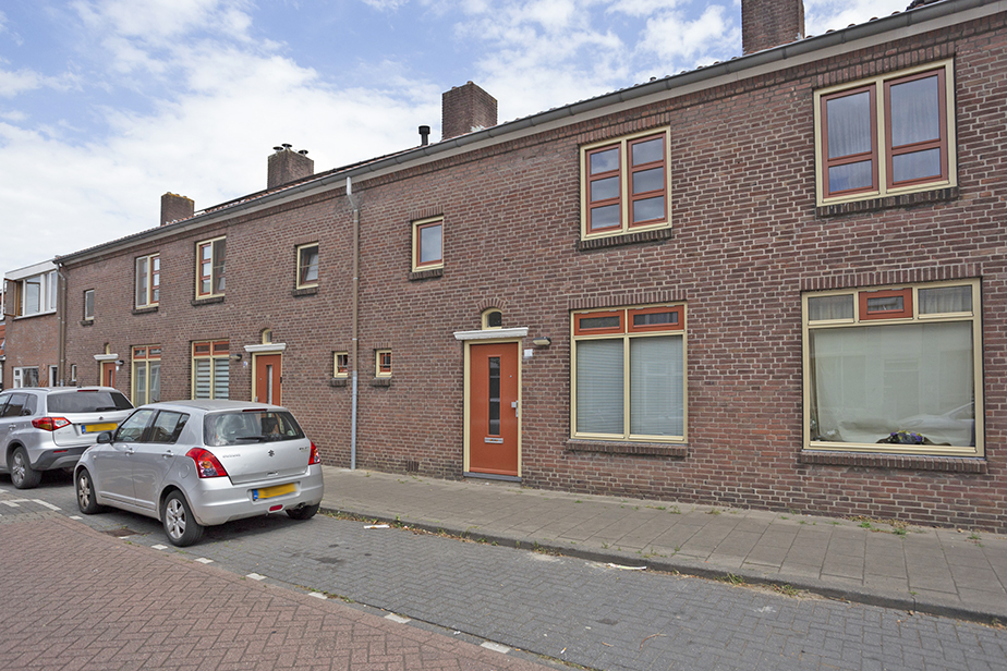 Pastoor Smitsstraat 74