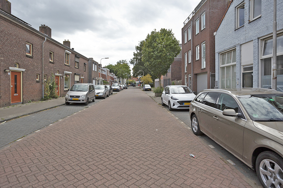 Pastoor Smitsstraat 74