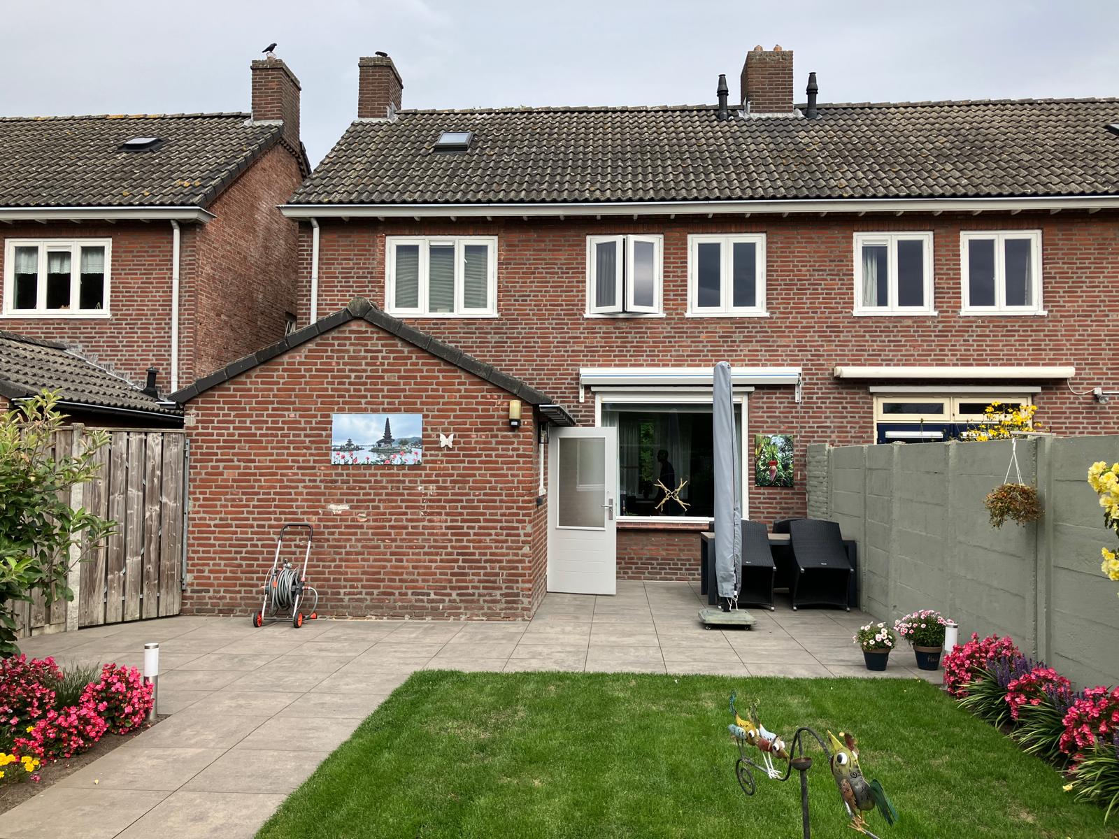 Pastoor van der Meijdenstraat 99